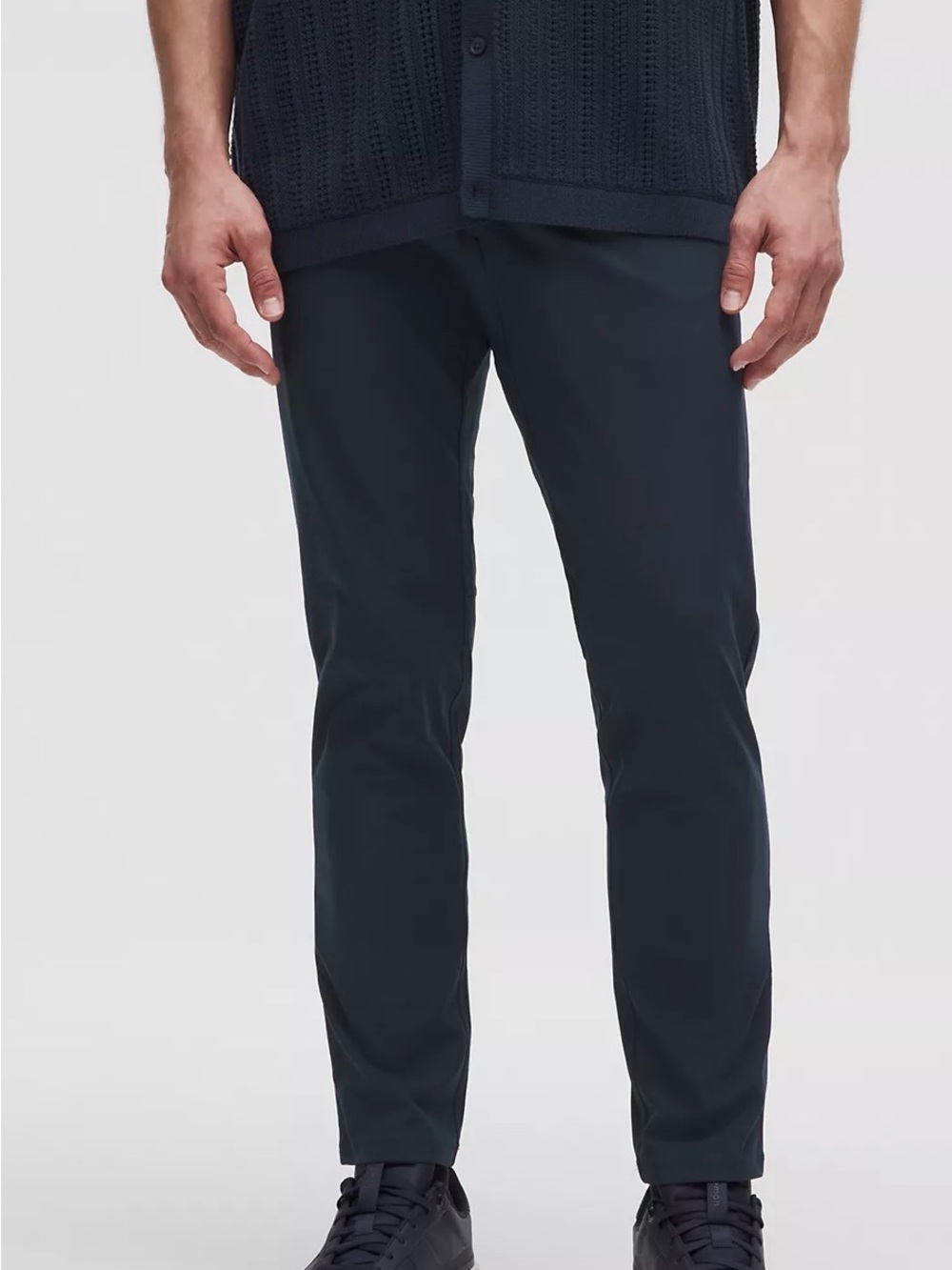 lululemon athletica Men's ABC Slim-Fit 5 Pocket Pant Navy
32"L *Warpstreme